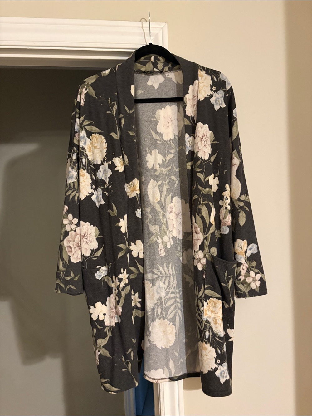Floral Open-Front Lounge Cardigan - Charcoal with Cream & Blush Flowers